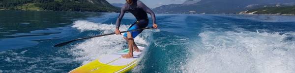 The benefits of stand-up paddleboarding for the body and mind